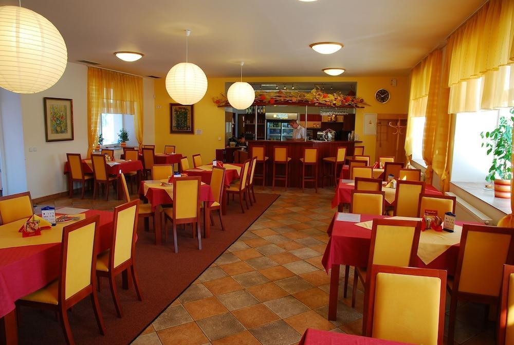 Hotel Senimo Olomouc Extérieur photo