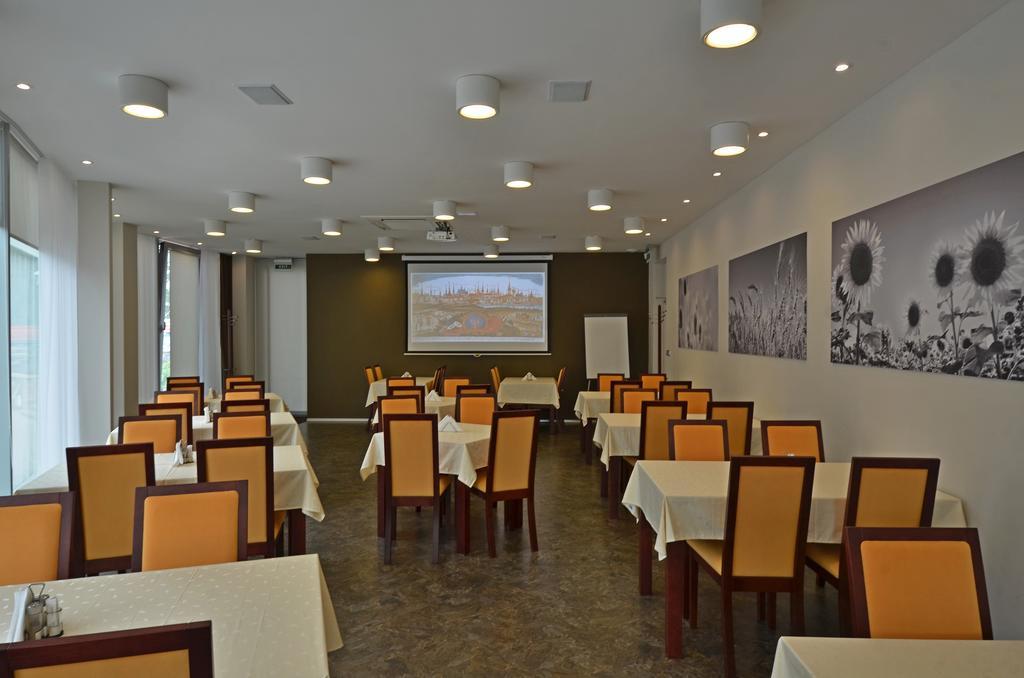 Hotel Senimo Olomouc Extérieur photo